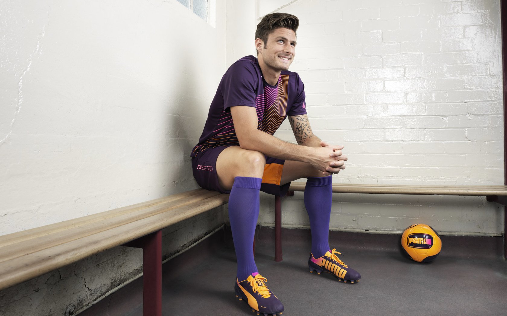 乔治·巴尔:全黑队的“战术引擎”,冷静且果断的判断让球队进攻更具威胁