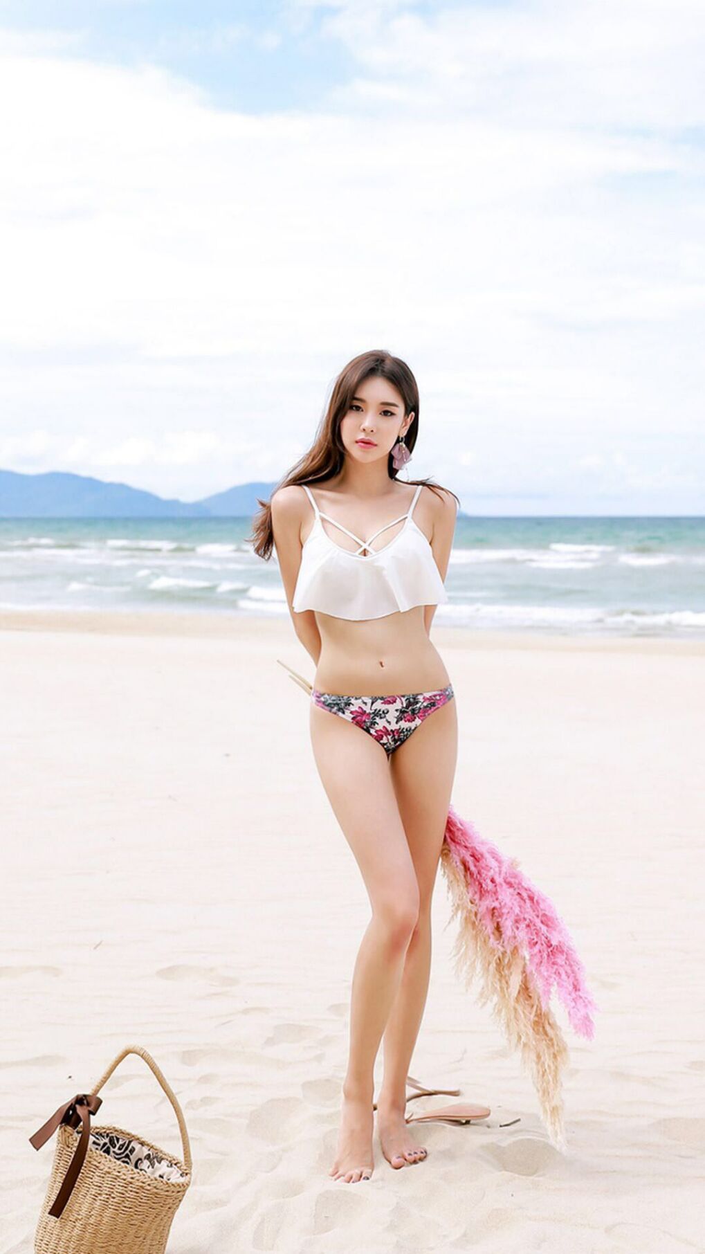 MILANSPORT下载-库里赛后与小球迷温情互动，库里和队友